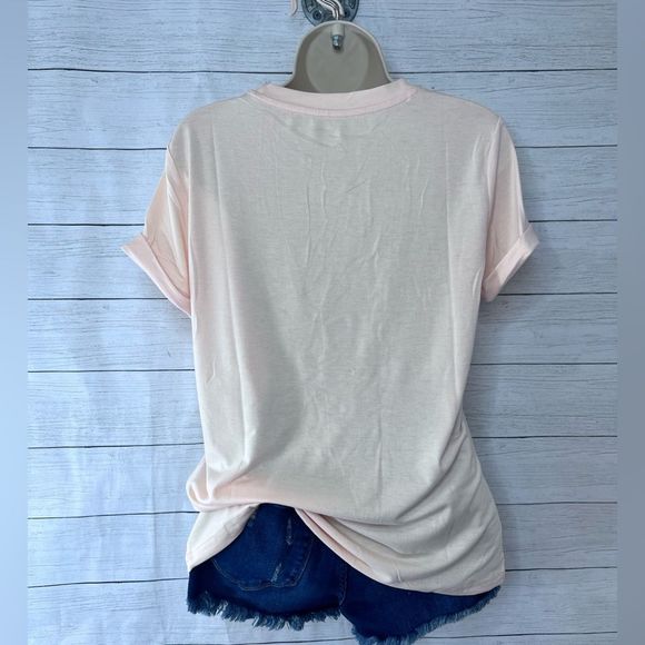 Boutique Brand Leopard Print Lips “Love” Graphic Short Sleeve Tee 💗 - Picture 3 of 4